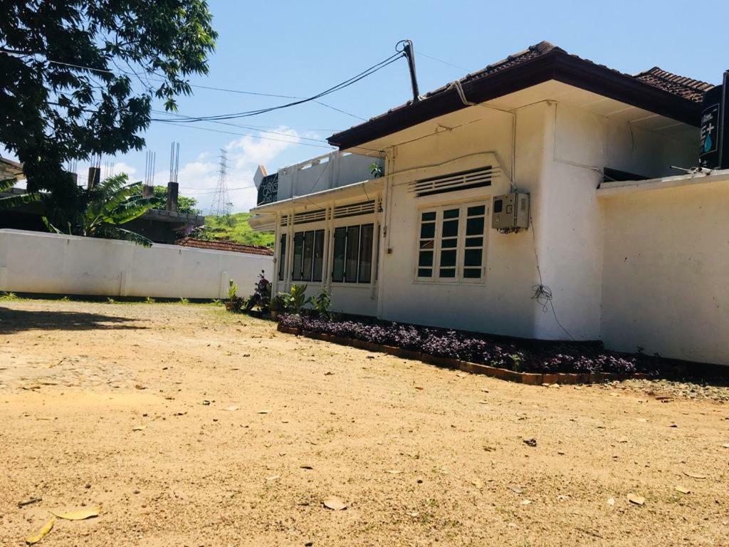 Umaya Rest Inn Balangoda Kültér fotó